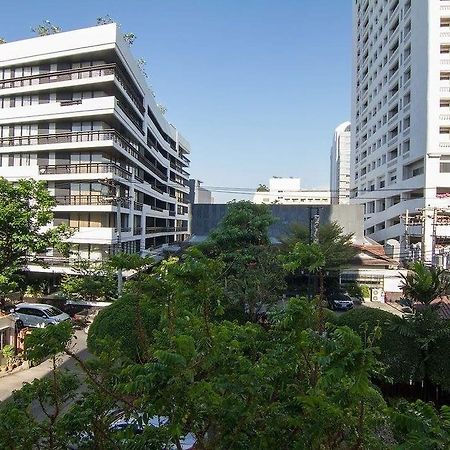 Antique Palace Apartment Bangkok Exterior foto